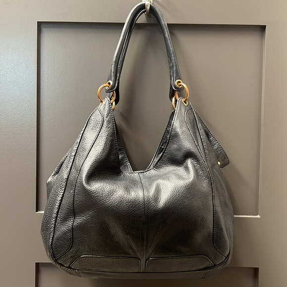 Buttery leather Bag - Picture 6 of 8